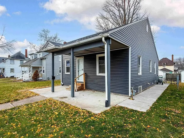 310 S Elmwood Ave — Photo 1
