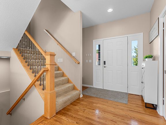 3rd image of 2980 Darcy Dr NE