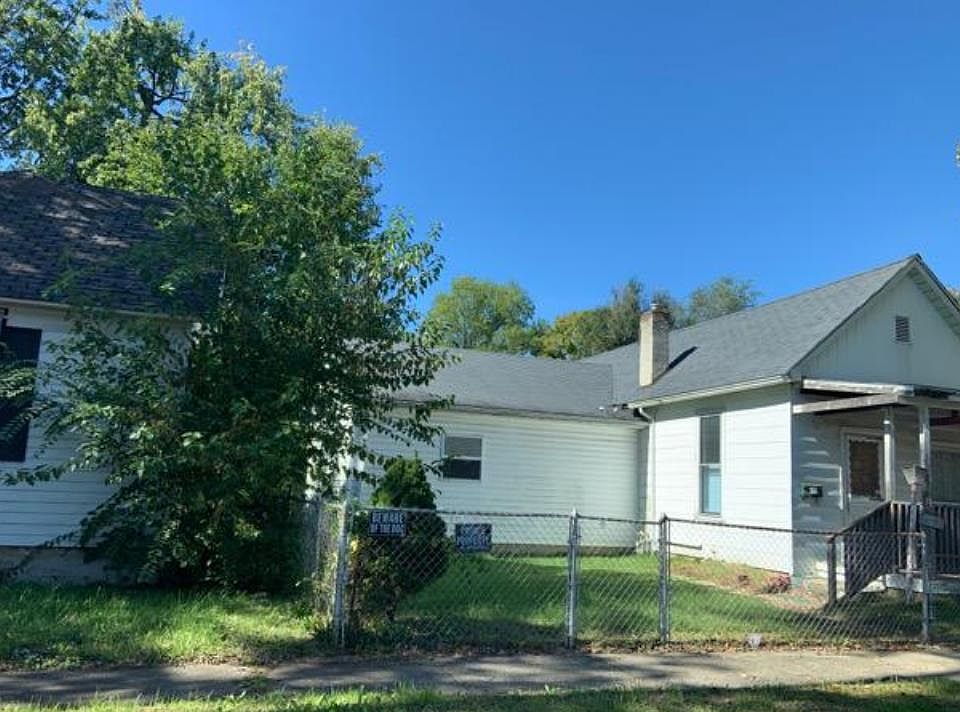 2nd image of 718 N 14th 1/2 St