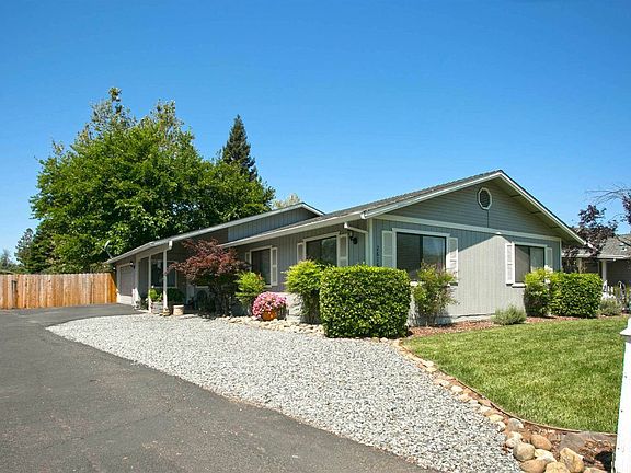 2nd image of 2616 Royal Park Dr