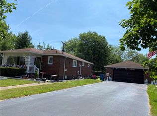 6323 Lawson Dr, Niagara Falls, NY 14304