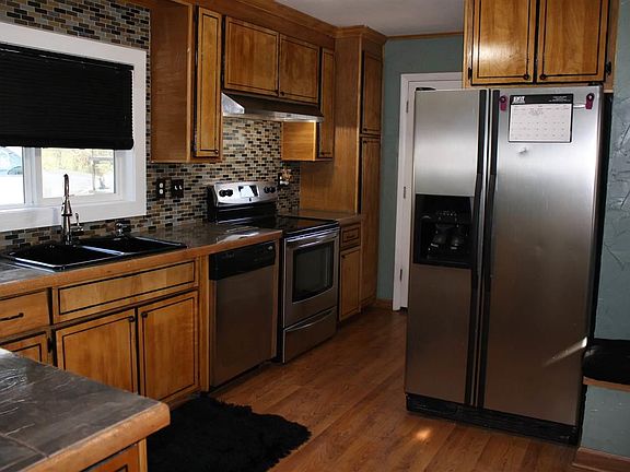 3rd image of 716 E Orchard Dr