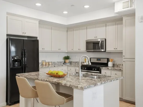 2082 Mahuron Cir, San Jose, CA 95133