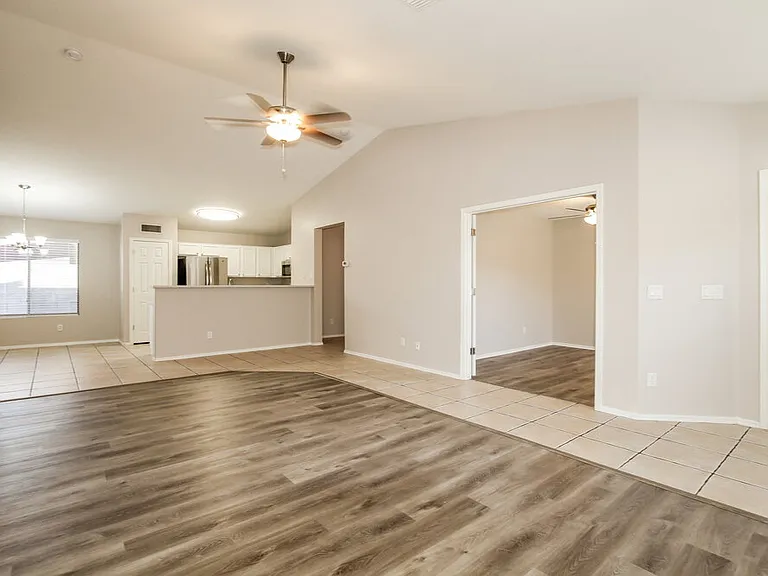 14101 N 127th Ln — Photo 5