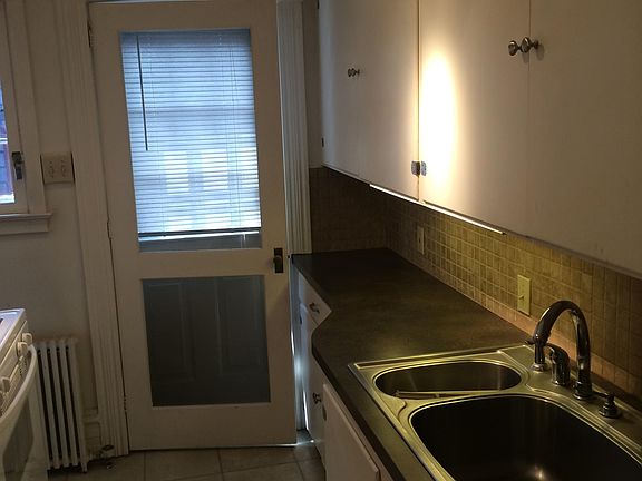 Kitchen west side