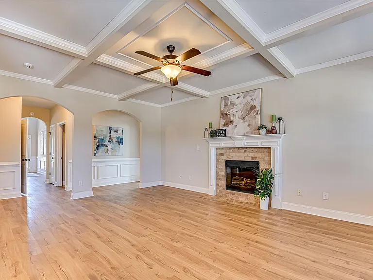 406 Saterlee Ct — Photo 8