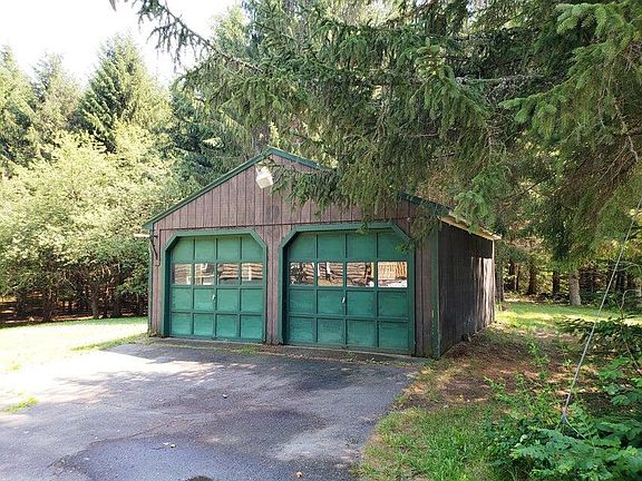 2nd image of 28 E Sangerville Road