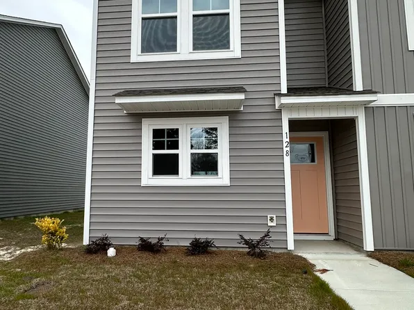 128 Smallwood Rd, Hubert, NC 28539