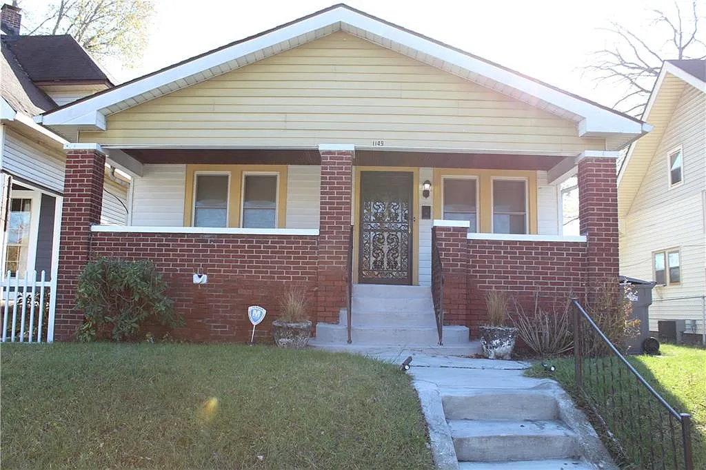 1149 W 32nd St photo 1