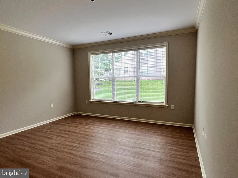 212 Masterson Ct — Photo 8