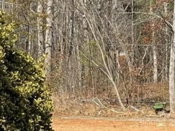 2637 10th Ave NE, Hickory, NC 28601