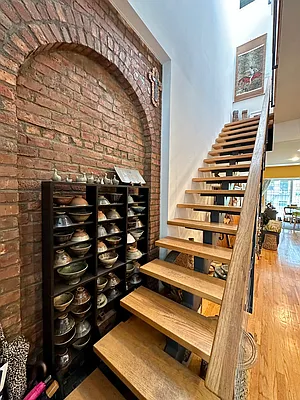 Rented by Esra Realty | media 25