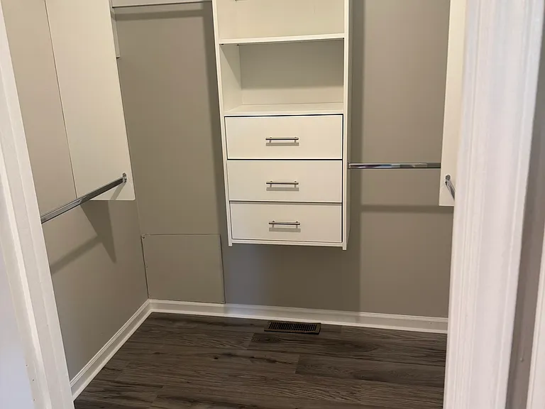7714 Village Dr — Photo 8