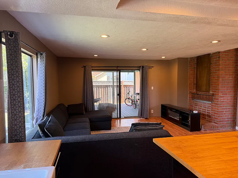 Goldsmith Dr — Photo 5