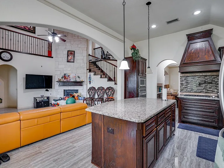 13704 Blueberry Hill Dr — Photo 15