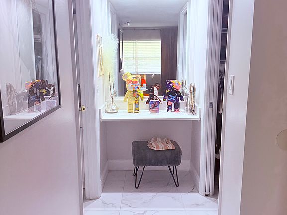 4th image of 545 Oaks Ln APT 204
