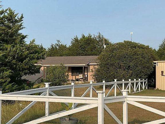 2nd image of 514 Meadowview Ln