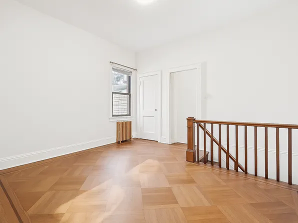 36-13 Tenth Street image 2 of 10