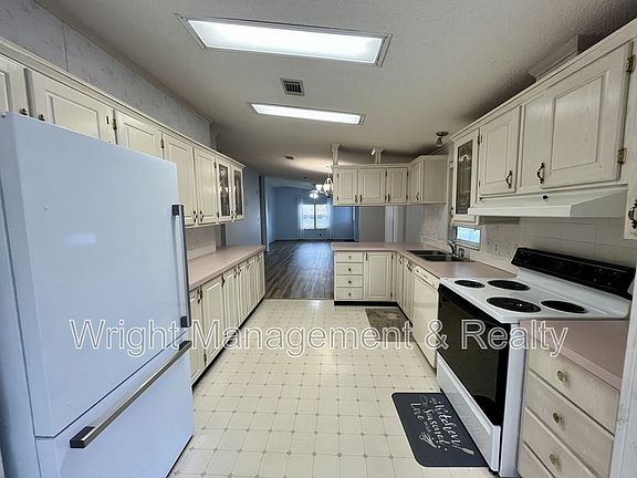 5th image of 10614 Hayden Ave