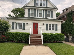 250 Beach 119th St, Rockaway Park, NY 11694