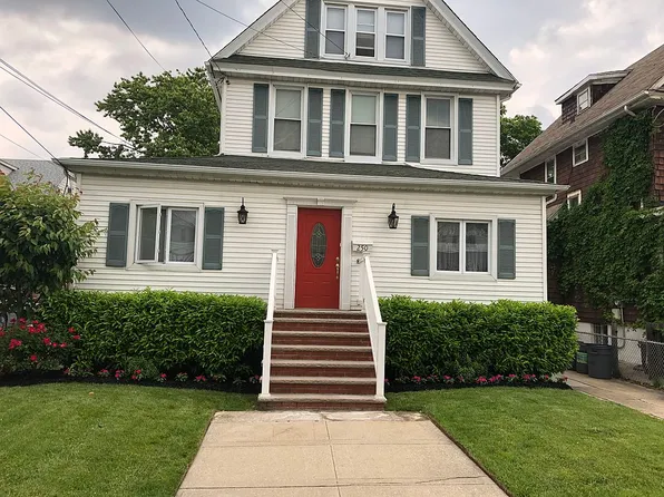 250 Beach 119th St, Rockaway Park, NY 11694