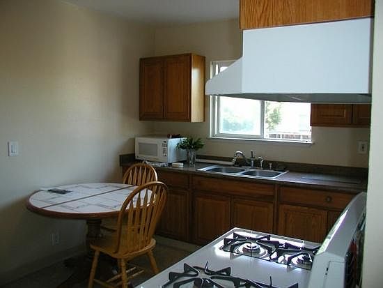 3rd image of 4712 Fisher Ave