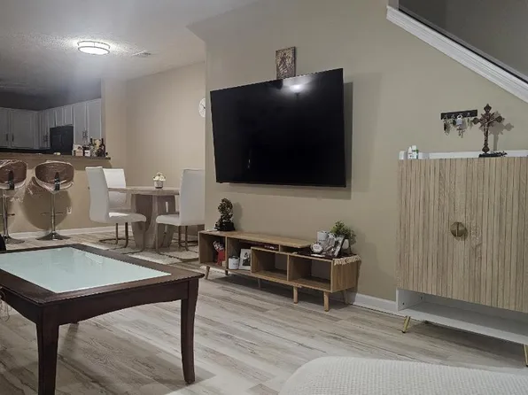 572 Bradburn Village Cir, Antioch, TN 37013