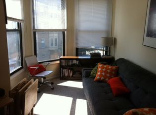 866 W Aldine Ave, Chicago, IL 60657