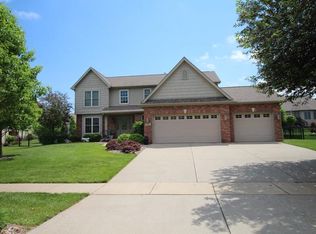 2512 Crooked Creek Rd, Bloomington, IL 61705