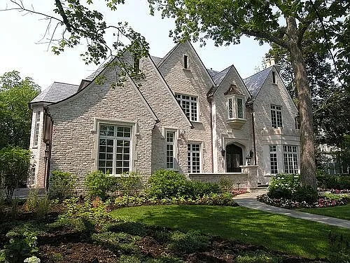 101 Crescent Dr photo 1