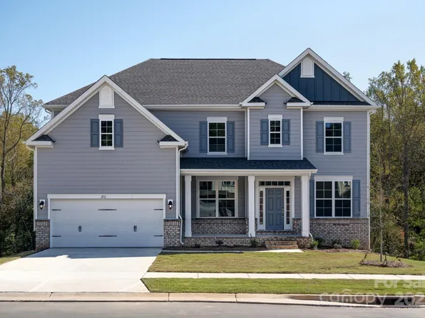 212 E Warfield Dr, Mooresville, NC 28115