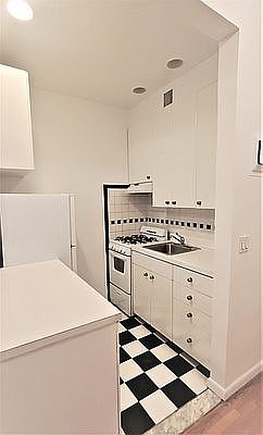 3rd image of 423 E 83rd St APT 1D