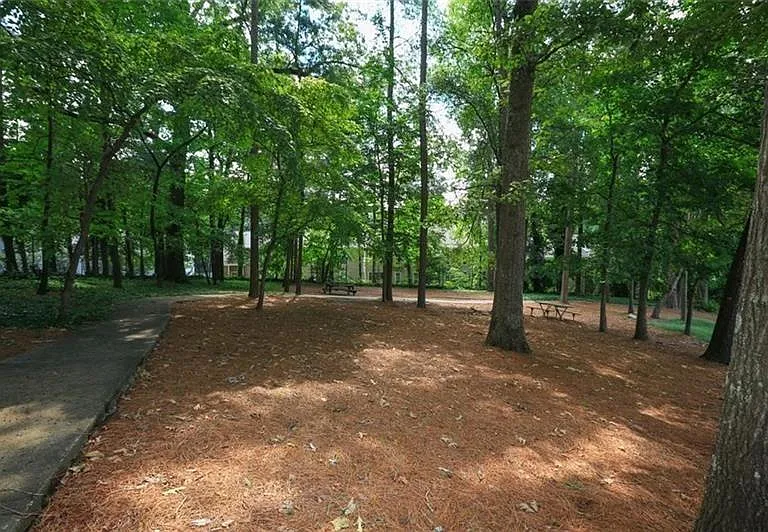 6851 Roswell Rd #K6 — Photo 21