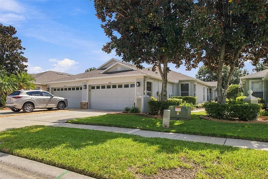 3 bed, 2.0 bath, 1820 sqft, $2,300 — Photo 3