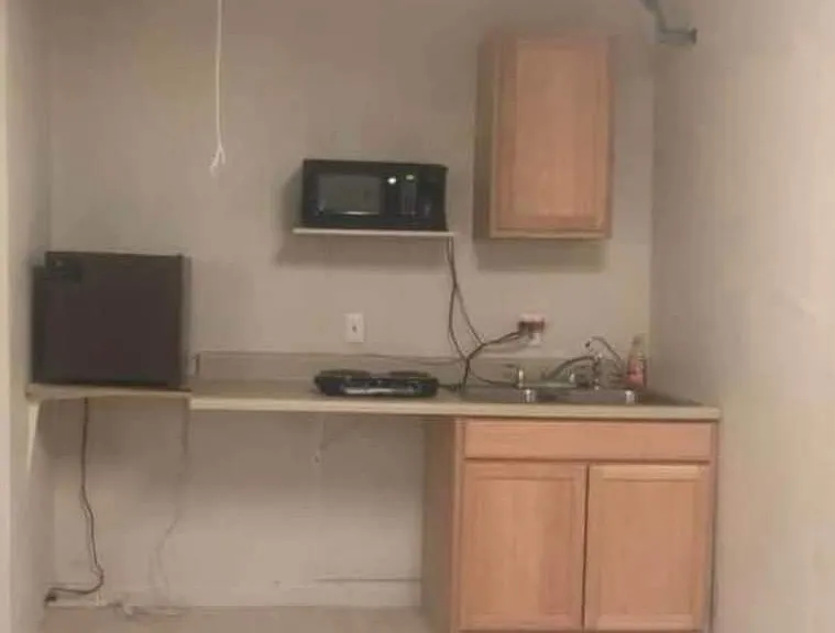 637 Kangaroo Dr #B — Photo 1