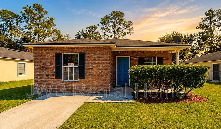 4373 Melissa Ct W — Photo 1