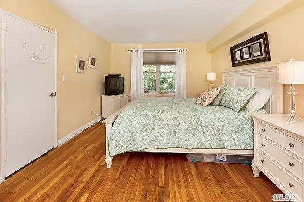 Sold by Douglas Elliman | media 13