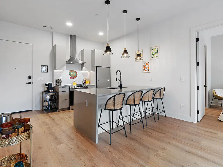 1090 Haysboro Ave #304 — Photo 8