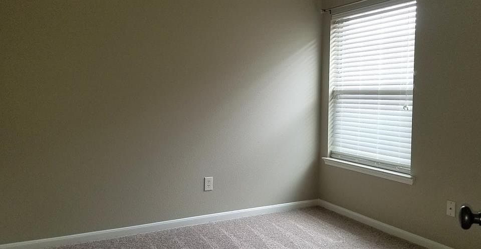 1st image of 27026 Crown Rock Dr