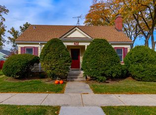 402 Orange St, Elgin, IL 60123