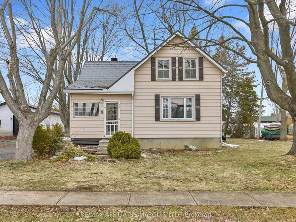 5 Pine St, South Stormont, ON K0C 1M0
