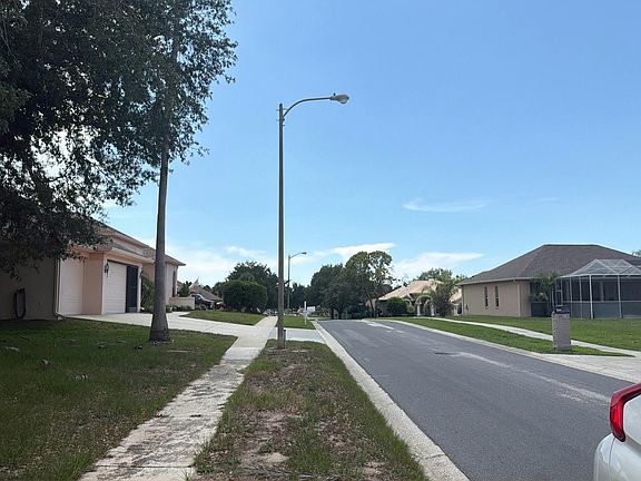 5th image of 10340 Fairchild Rd