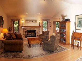 1809 Pine Bluff Dr, Sheboygan, WI 53083