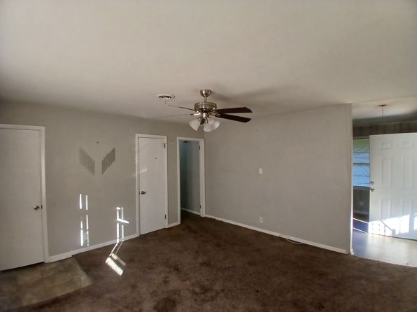 2805 Walters Ct