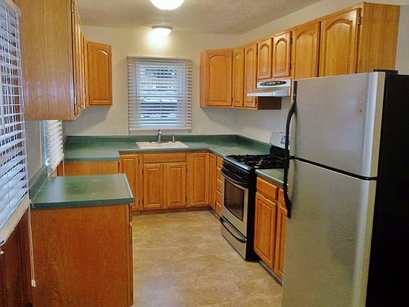 2nd image of 707 N Vine St