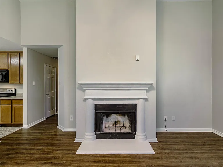 8915 Wild Rose Ln — Photo 13
