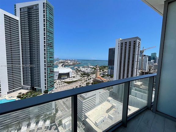 4th image of 851 NE 1st Ave #2807