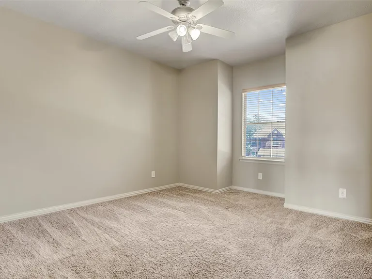10006 Autumn Lake Trl — Photo 23