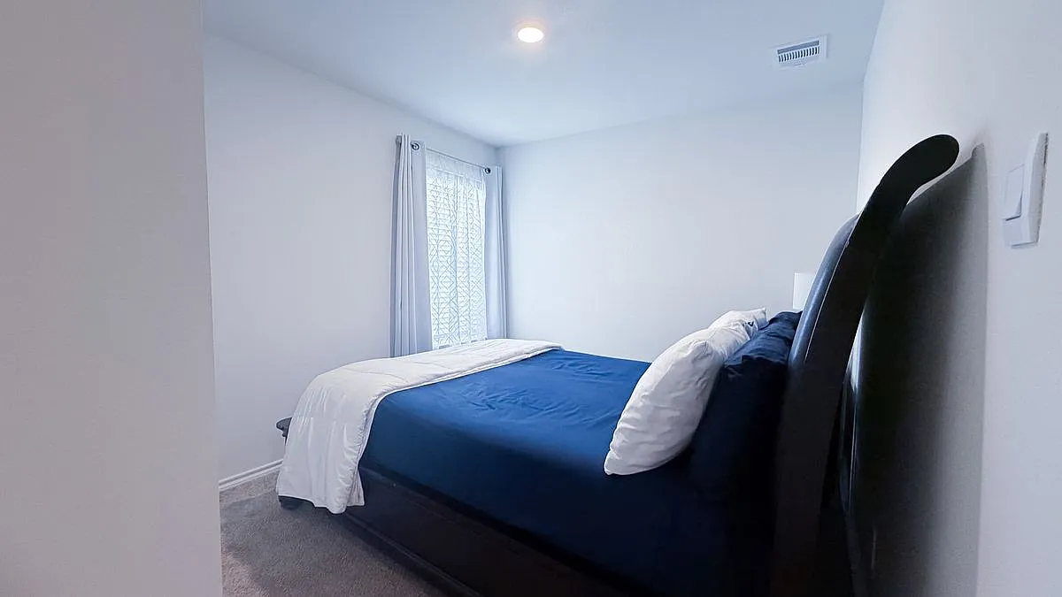 3 bed, 2.0 bath, 1253 sqft, $2,000 — Photo 4