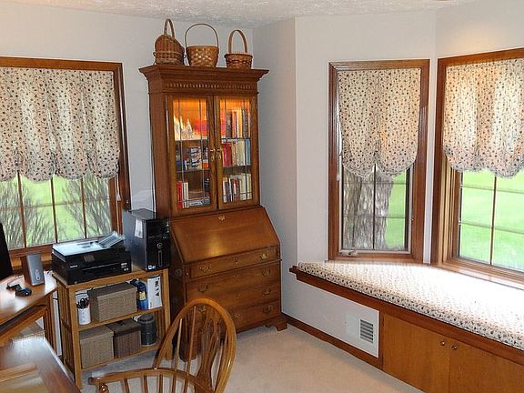 5th image of 24 Lorric Ln
